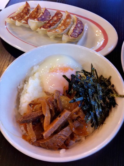 餃子と玉丼